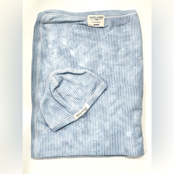 Newborn Take Home Set - blanket, romper and cap - Picture 3 of 4